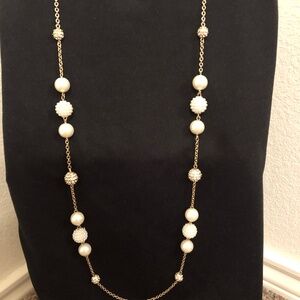 Gold and pearl fashion necklace